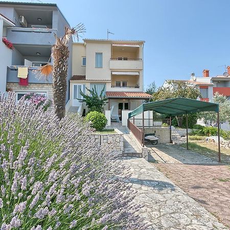 Apartments Veruda Porat Pula Exterior photo