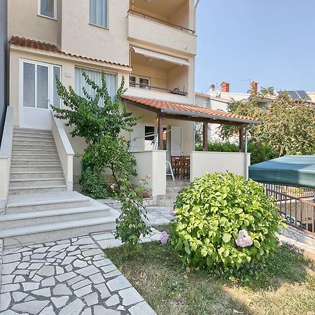 Apartments Veruda Porat Pula Exterior photo
