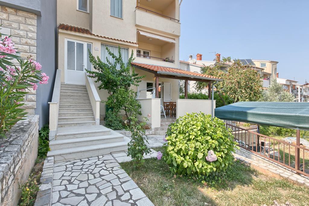 Apartments Veruda Porat Pula Exterior photo