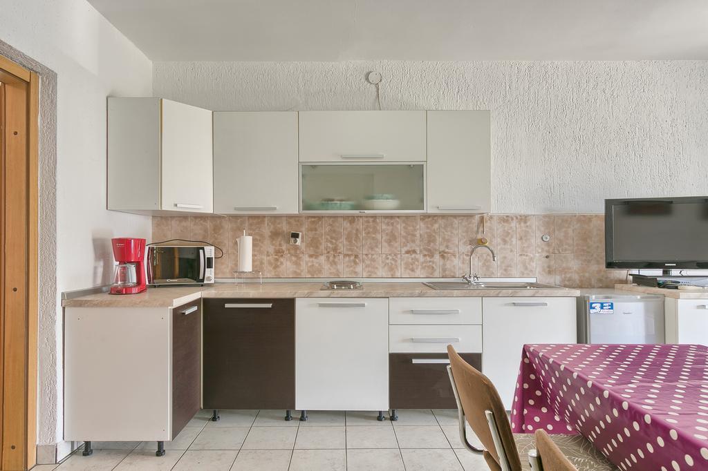 Apartments Veruda Porat Pula Exterior photo
