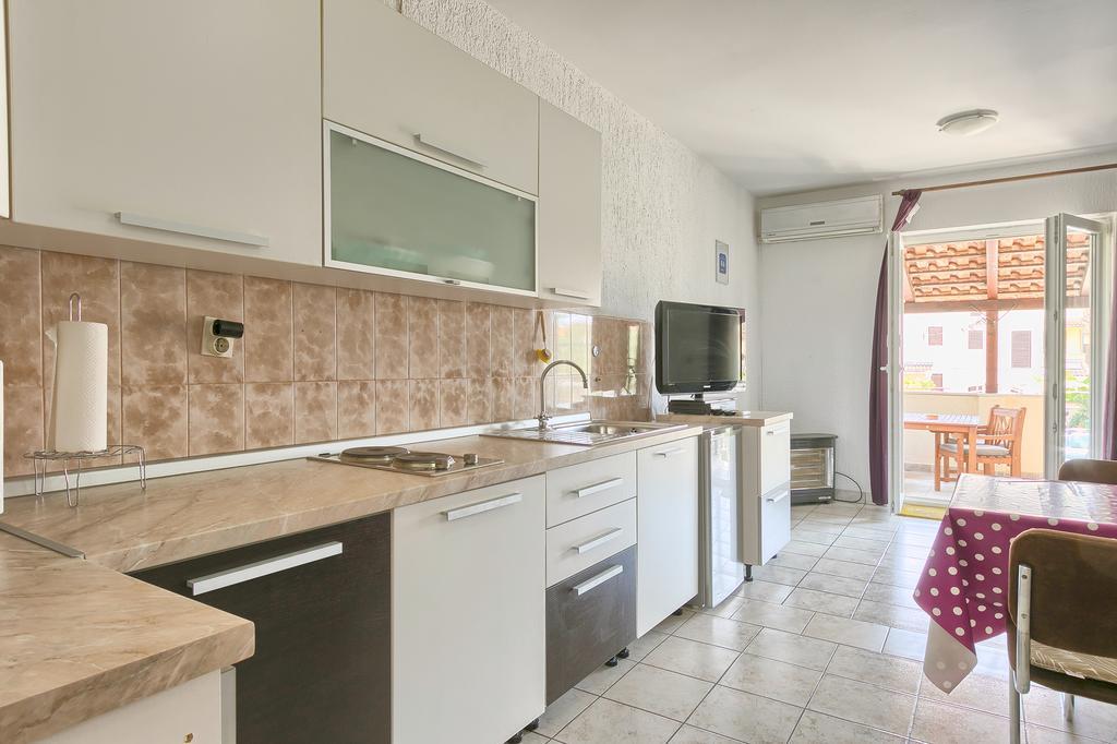 Apartments Veruda Porat Pula Exterior photo